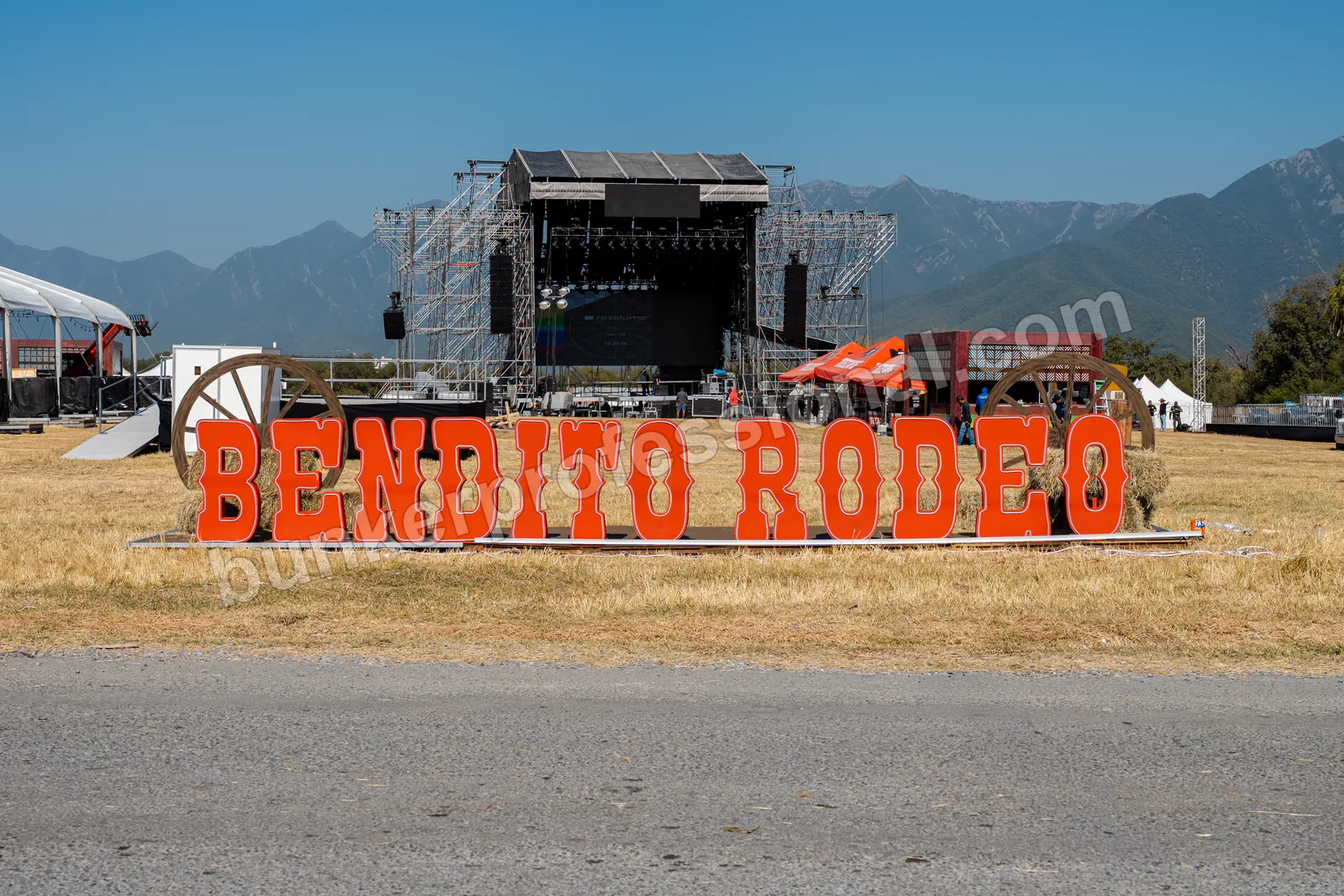 Montaje técnico para Bendito Rodeo — 64