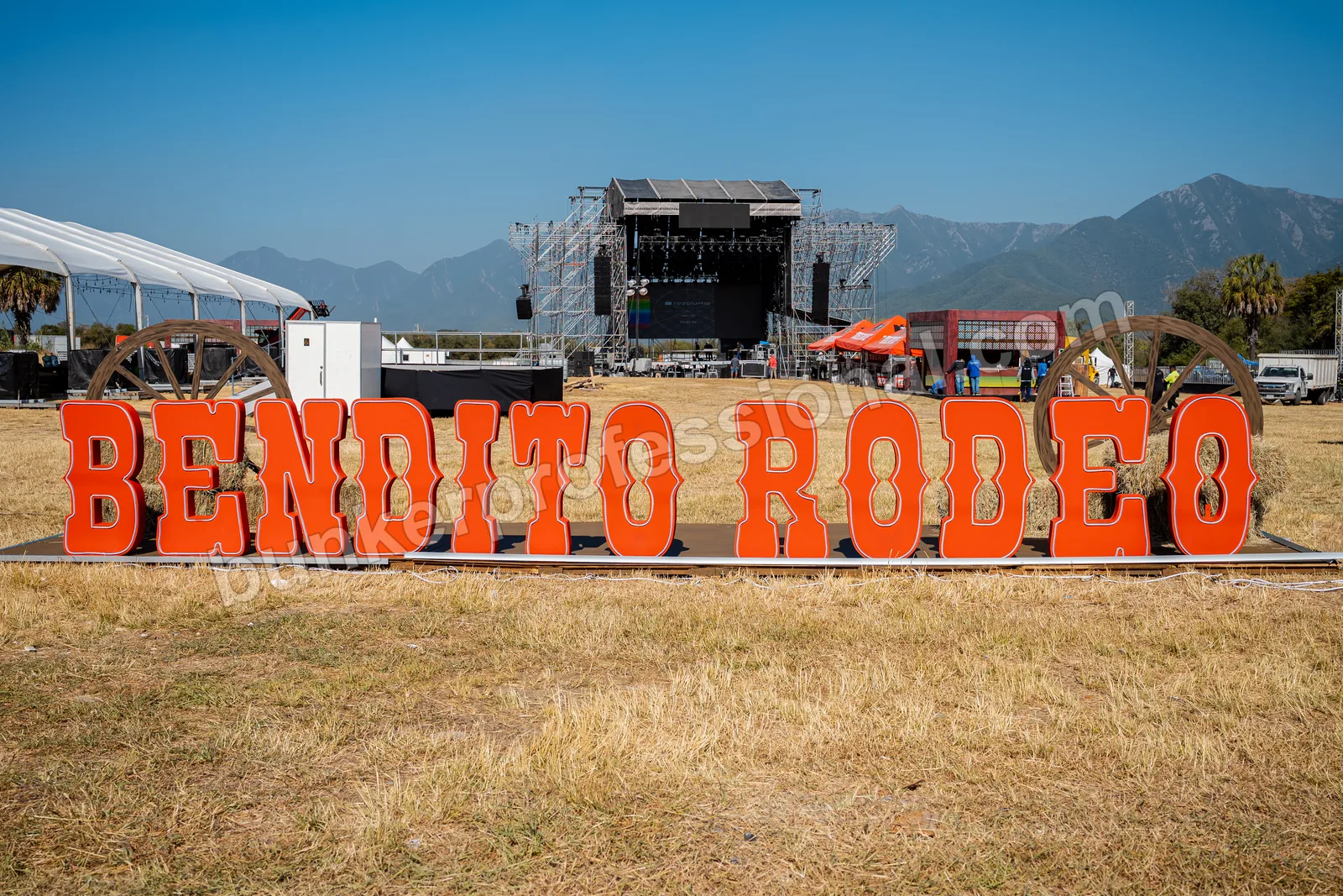 Montaje técnico para Bendito Rodeo — 65