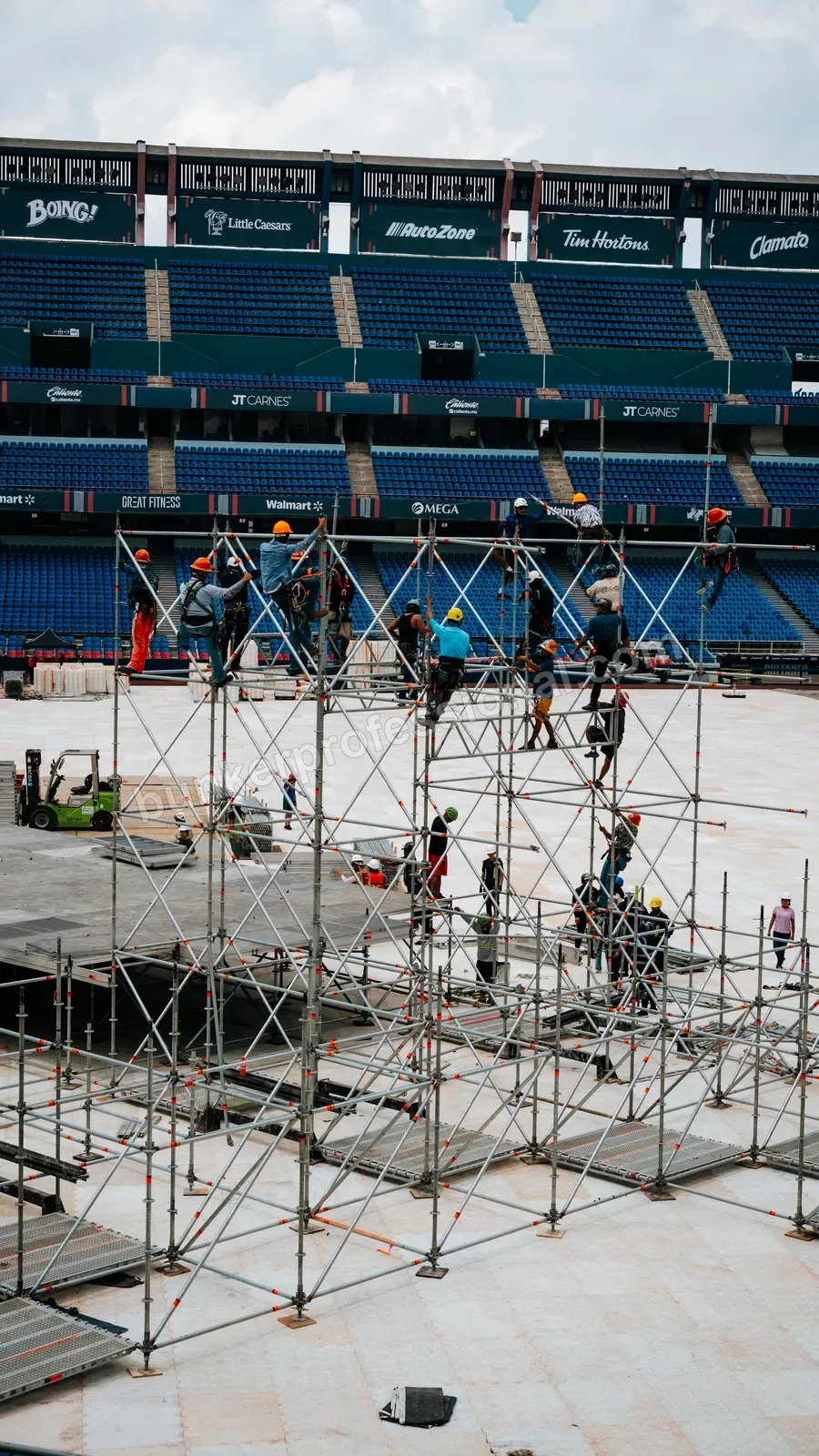 Montaje técnico para Fuerza Regida — 33