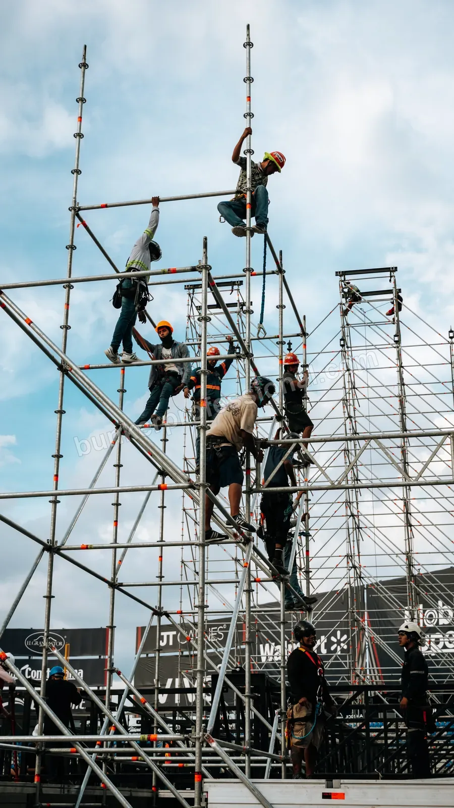 Montaje técnico para Fuerza Regida — 84
