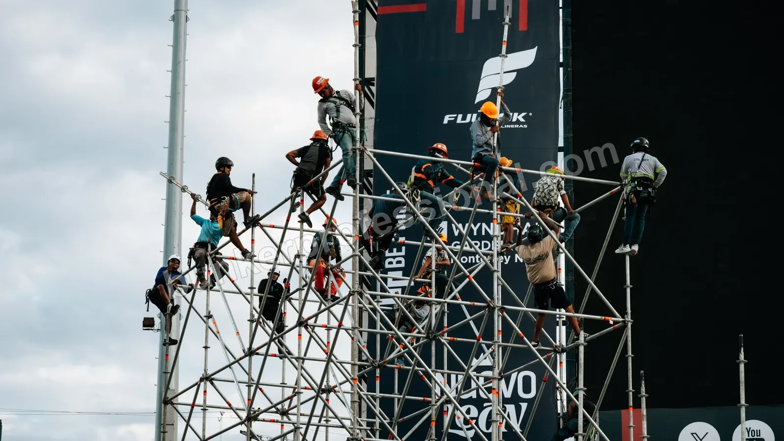 Montaje técnico para Fuerza Regida — 89