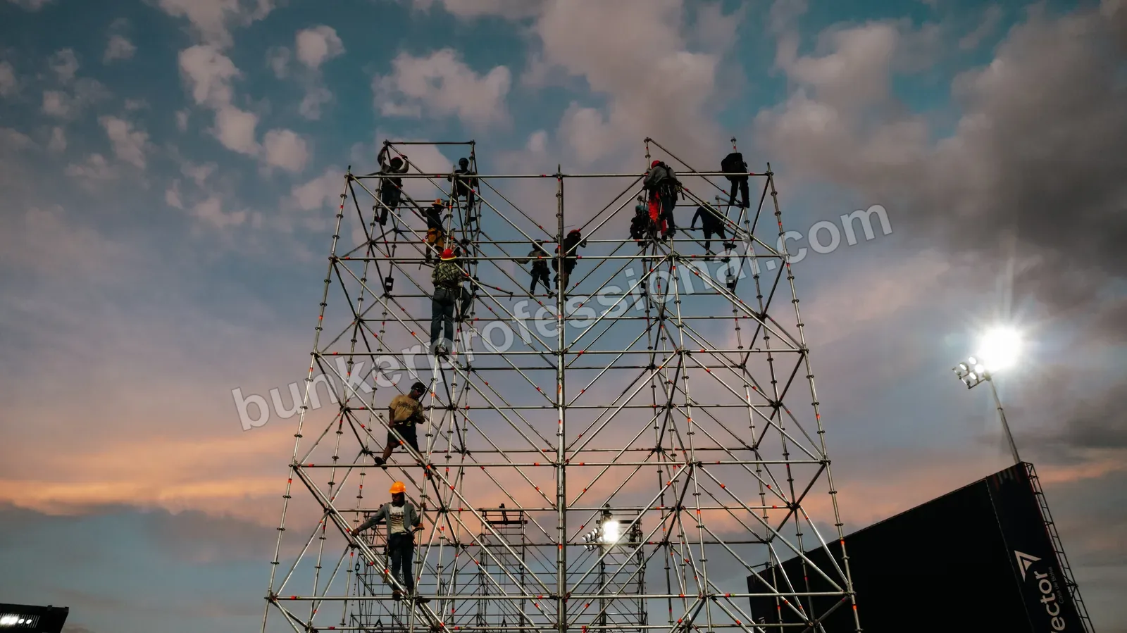 Montaje técnico para Fuerza Regida — 103