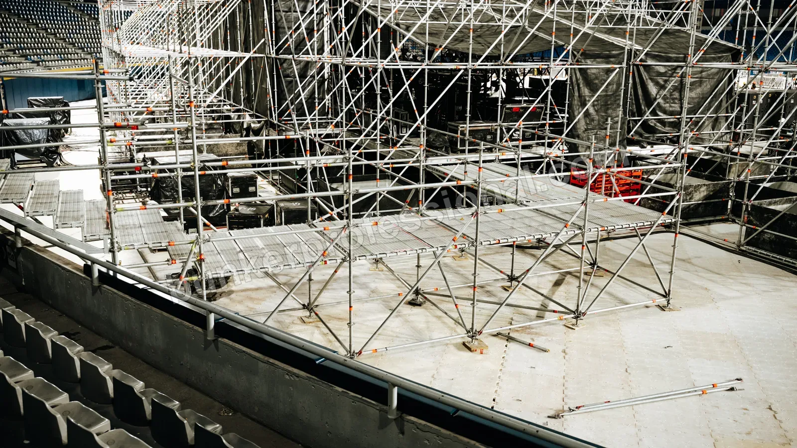 Montaje técnico para Fuerza Regida — 179