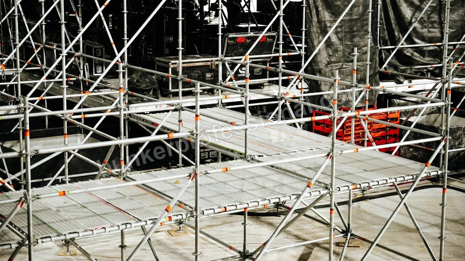 Montaje técnico para Fuerza Regida — 180
