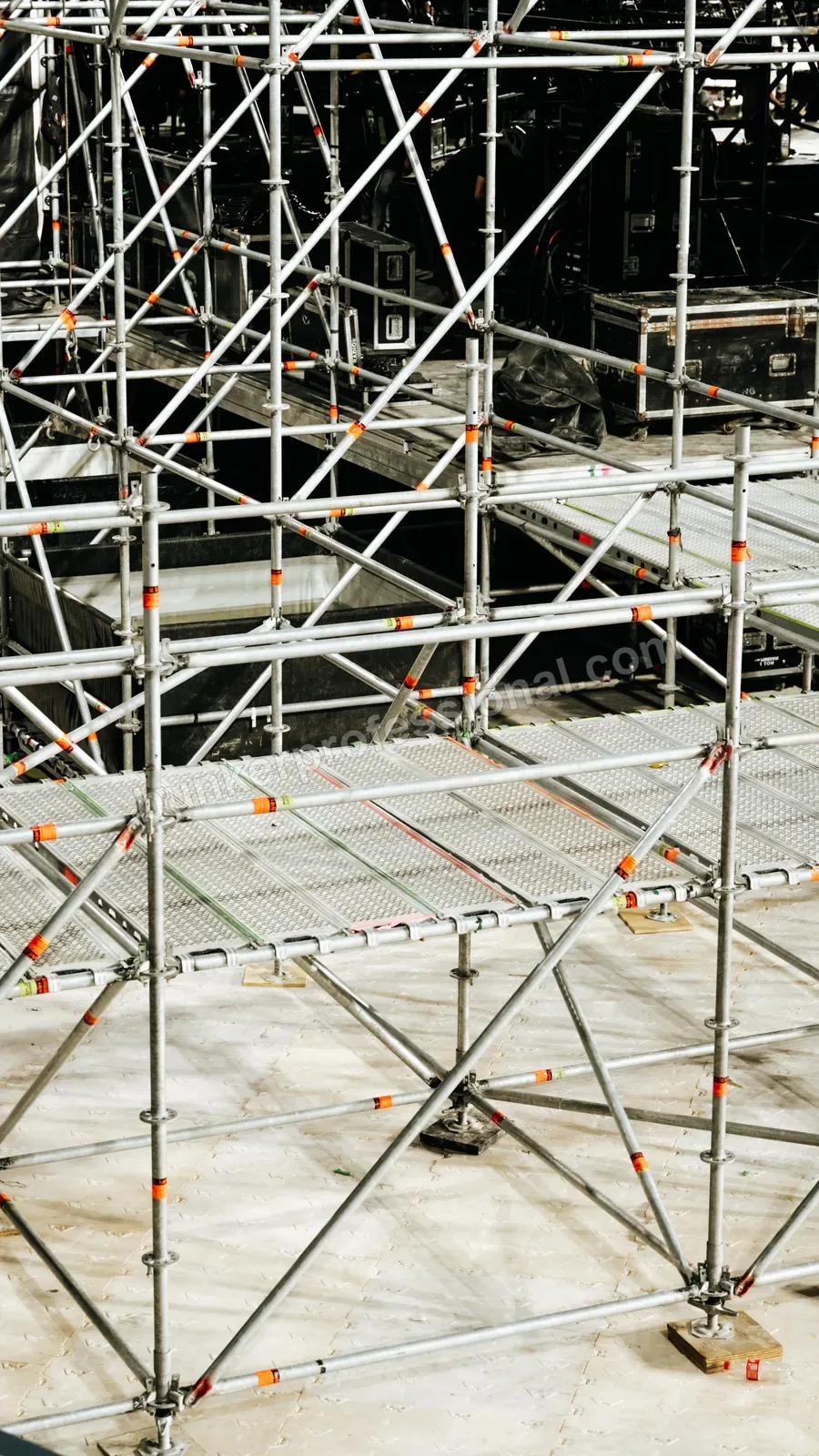 Montaje técnico para Fuerza Regida — 181