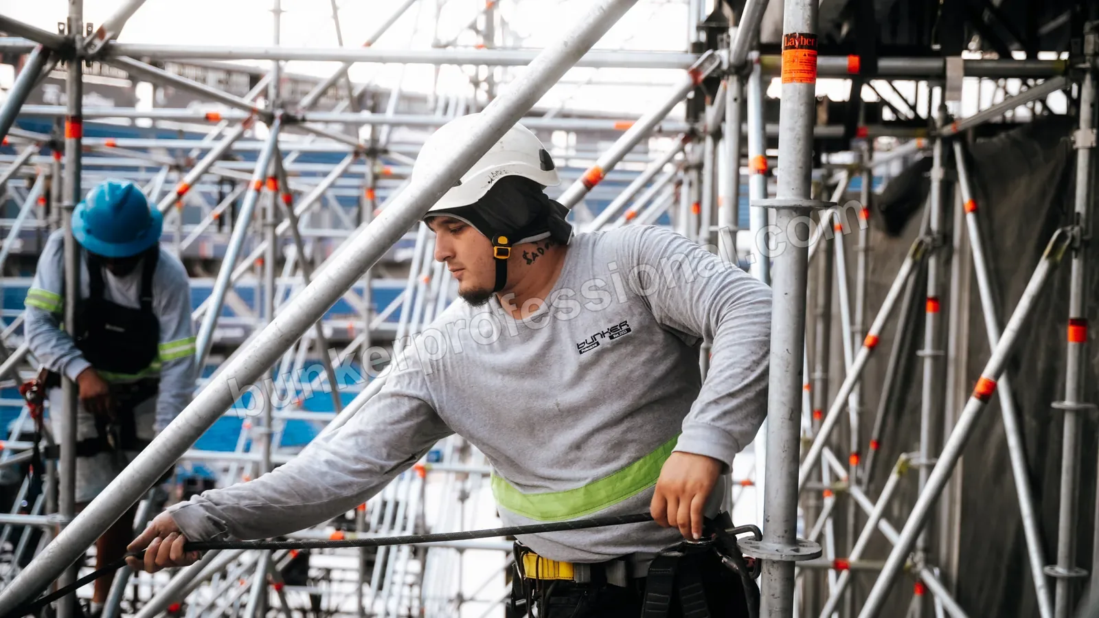 Montaje técnico para Fuerza Regida — 184