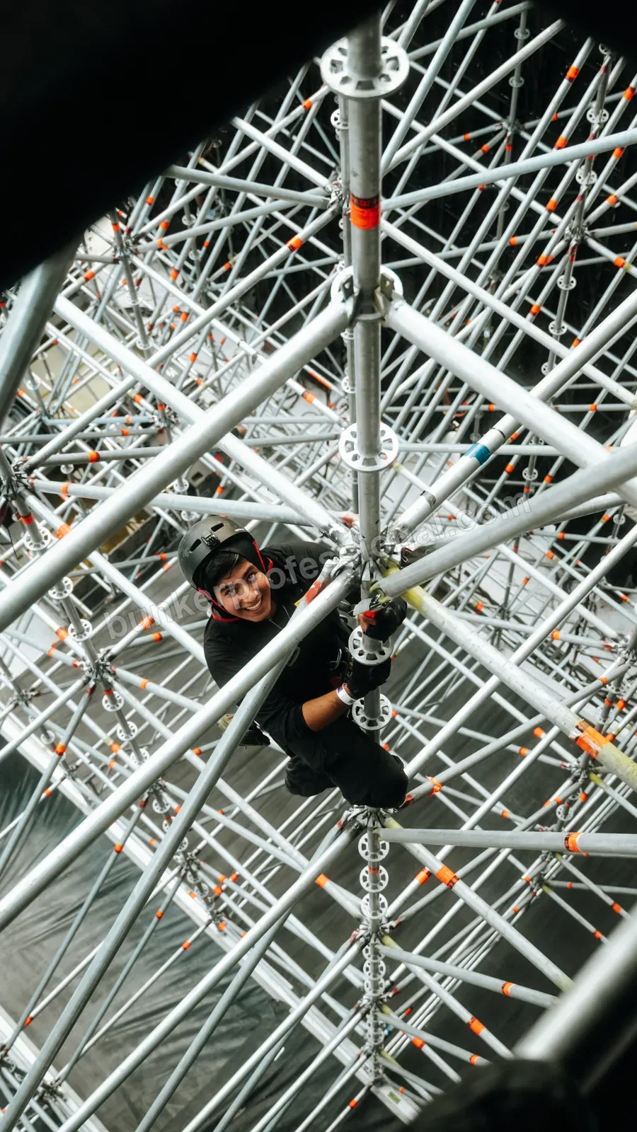 Montaje técnico para Fuerza Regida — 198