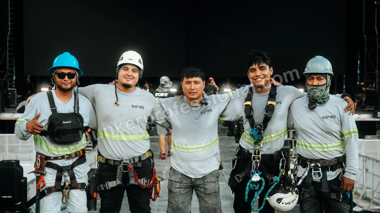 Montaje técnico para Fuerza Regida — 208