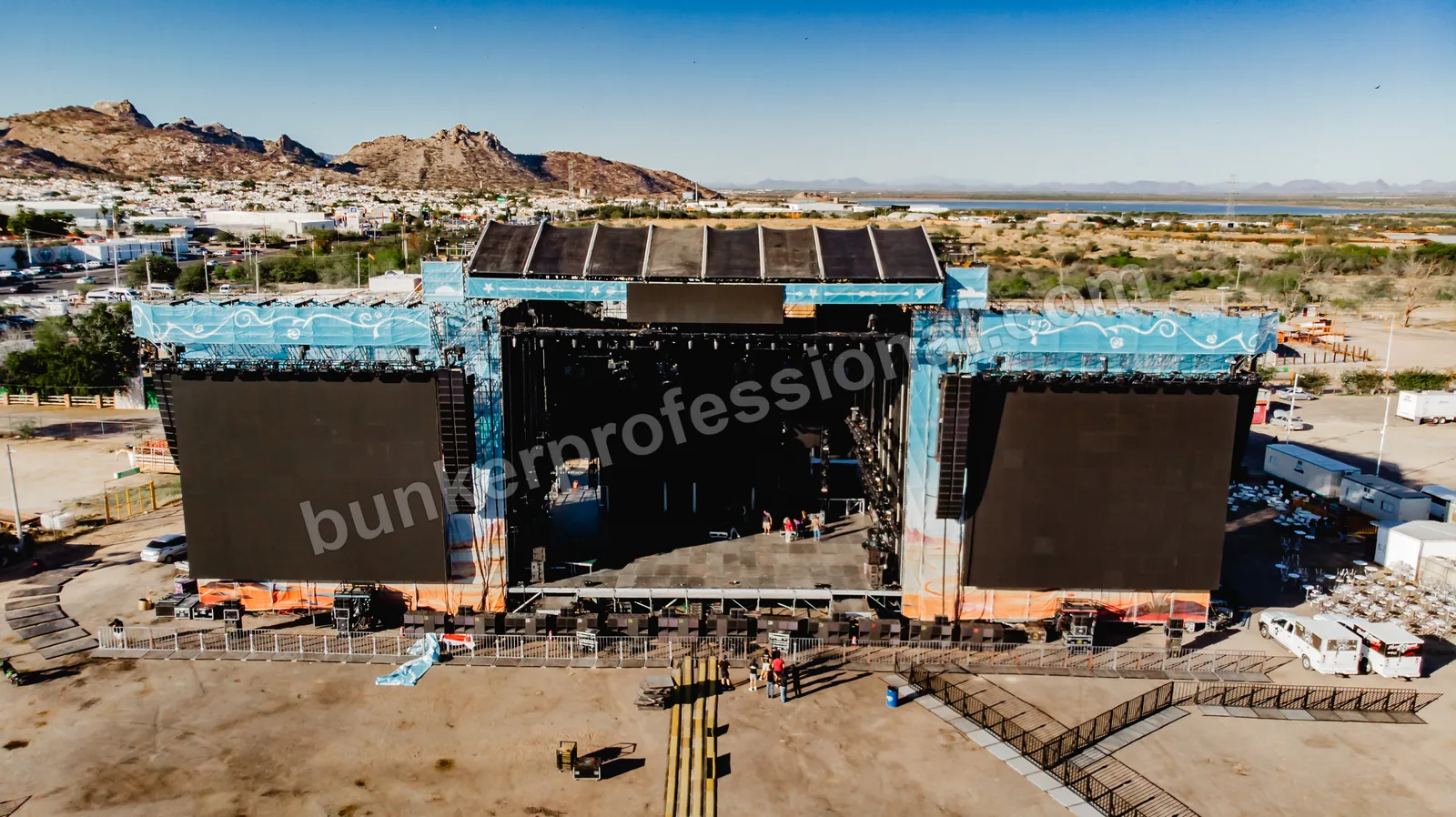 Montaje técnico para La Cura — 99