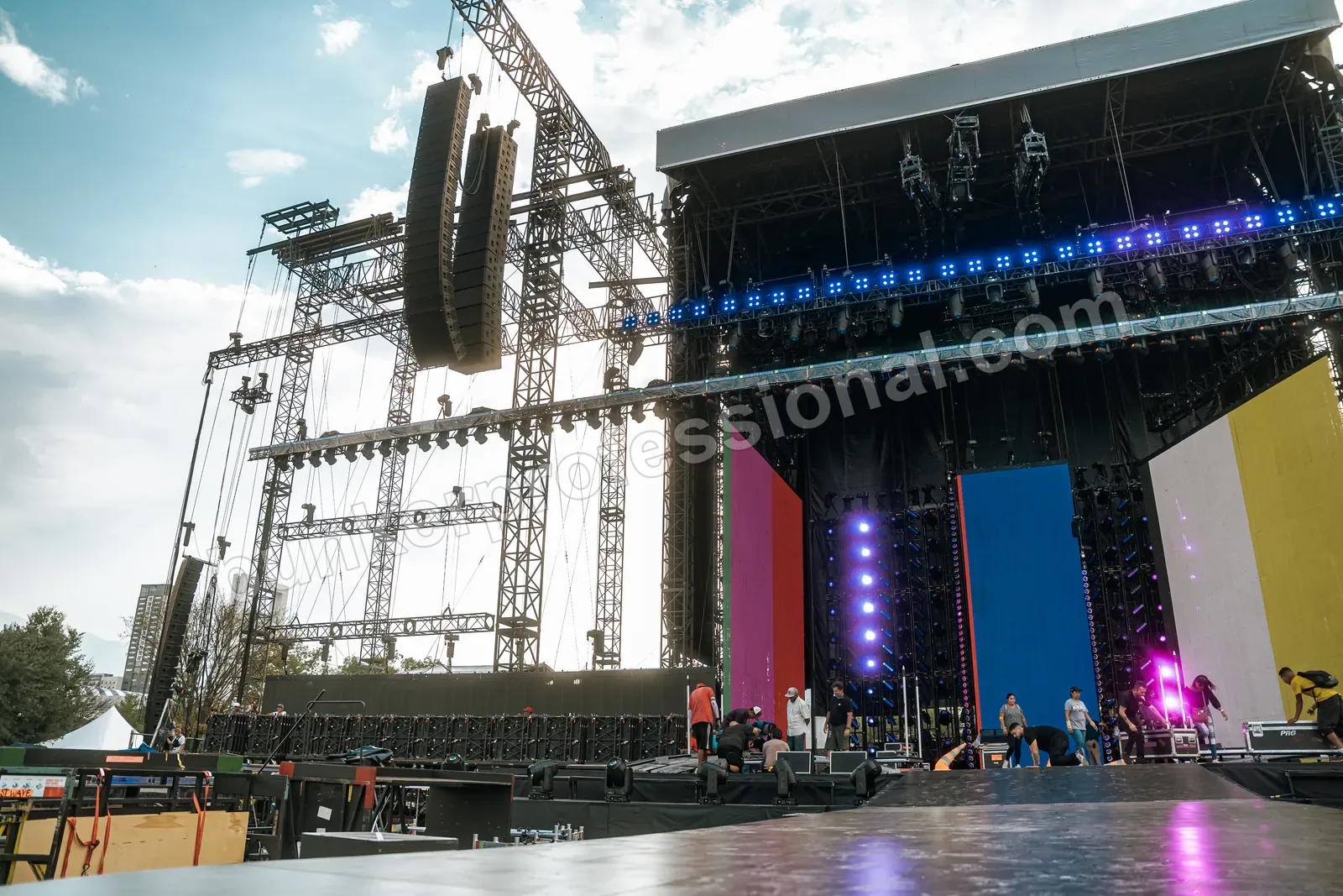 Montaje técnico para Shakira — 108