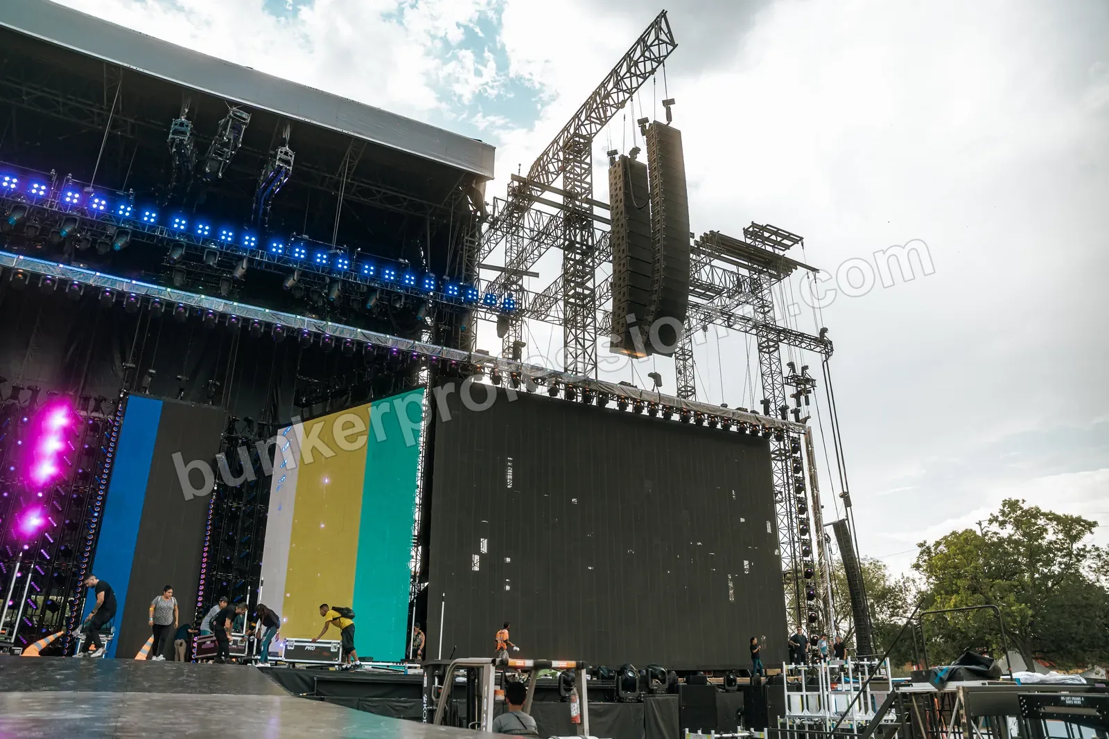 Montaje técnico para Shakira — 110