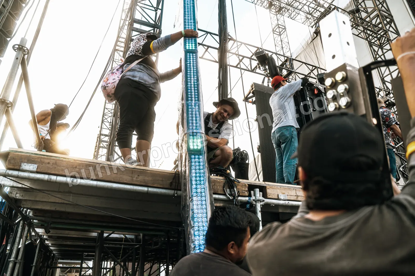 Montaje técnico para Shakira — 121