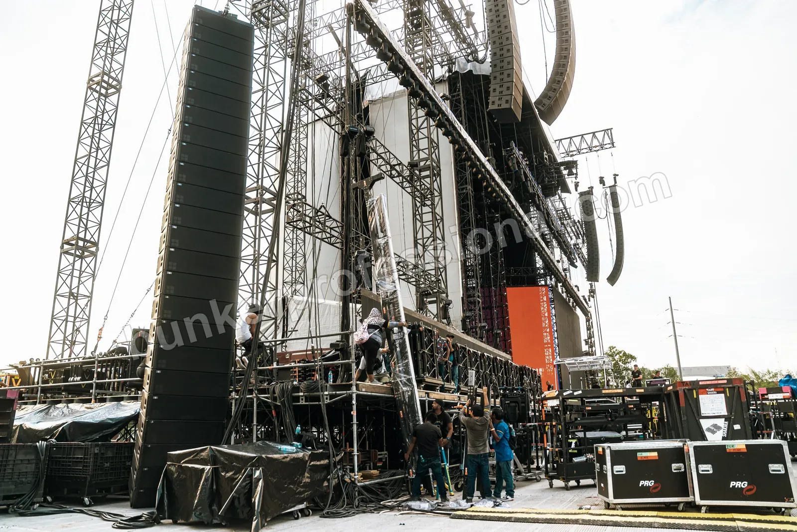 Montaje técnico para Shakira — 122