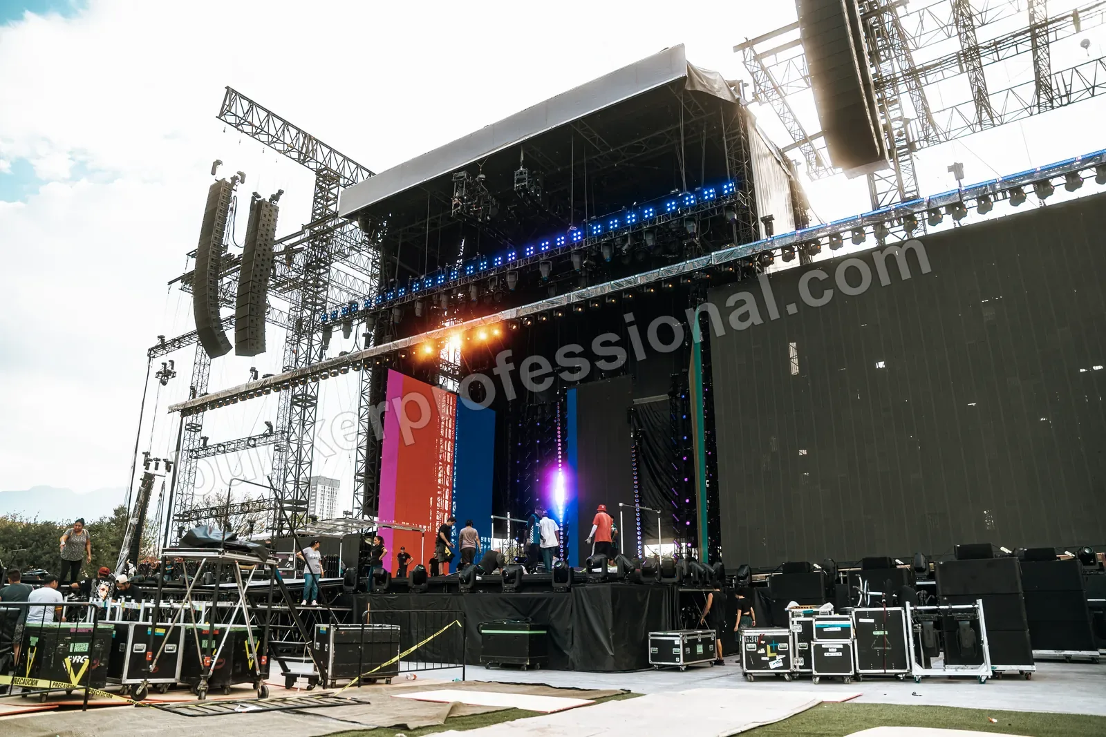 Montaje técnico para Shakira — 124